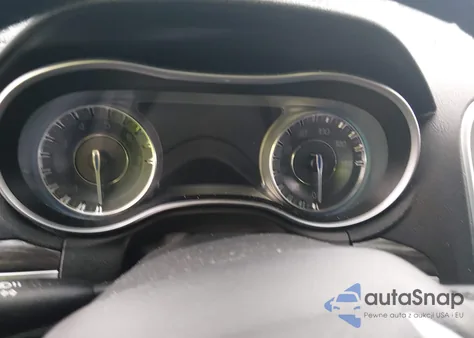 2015 Chrysler 300 Limited z USA, uszkodzony, nr VIN 2C3CCAAG2FH801902